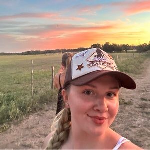 Meet your Posher, Fiona